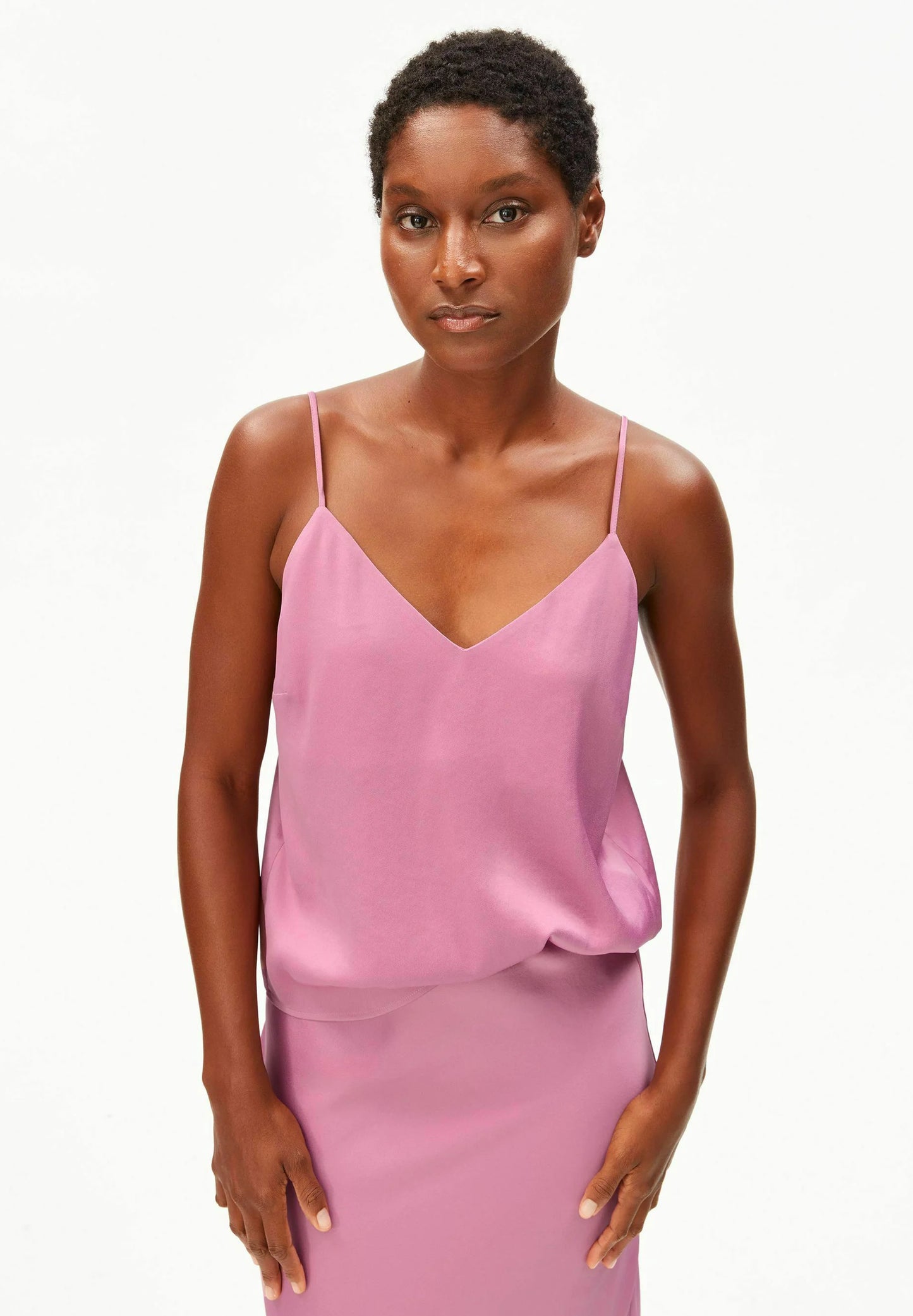 SATIN SPAGHETTI STRAP TOP