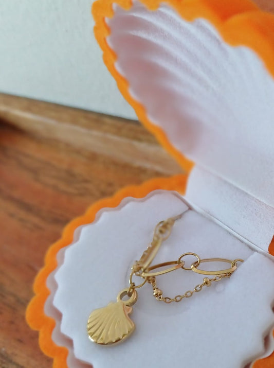 Bracelet with shell - gold