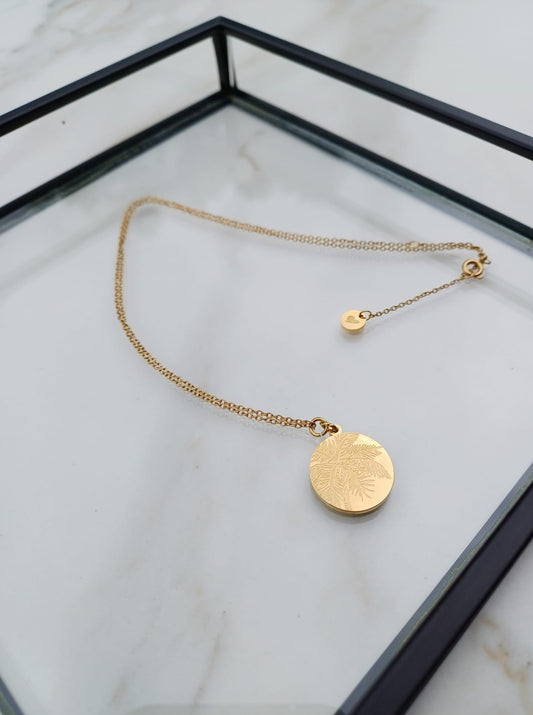 Necklace palm leaves