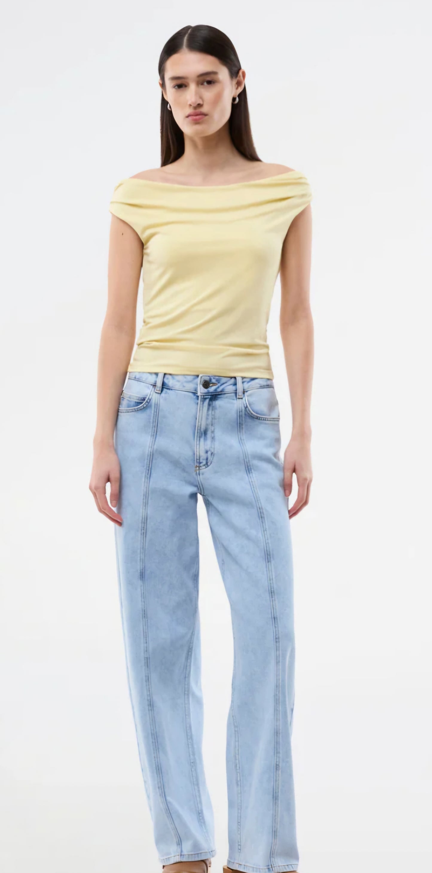 HimaMD off-shoulder top