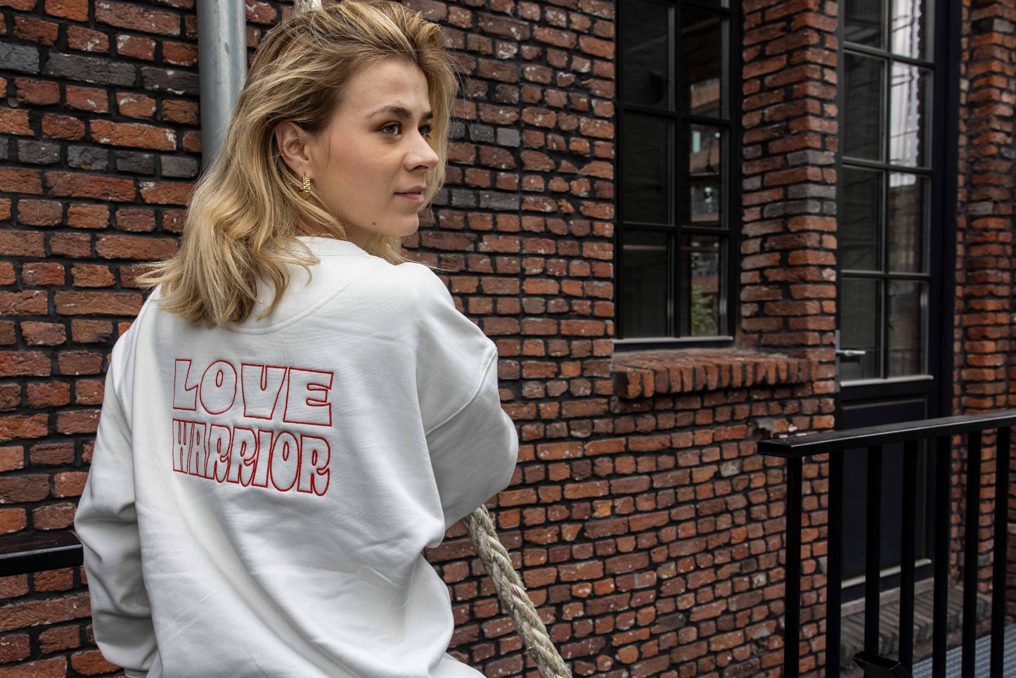 Sweater LOVE WARRIOR off white