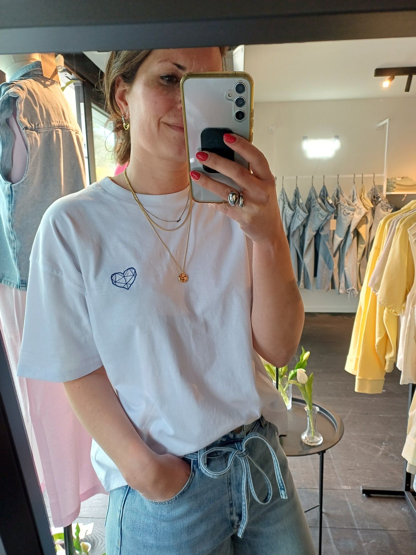 Boxy white t-shirt heart