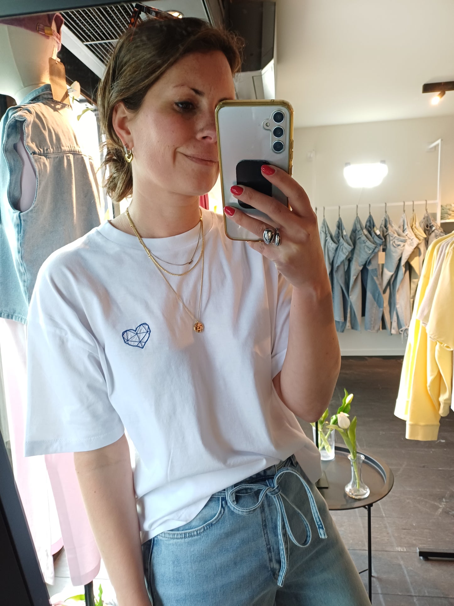 Boxy white t-shirt heart